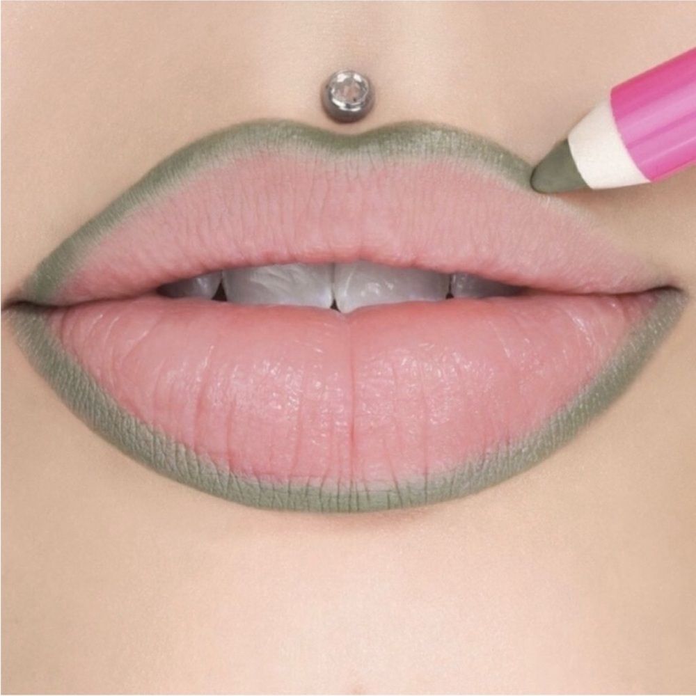 DIRTY MONEY New in box Jeffree Star Velour Lip Liner Green lip liner rare